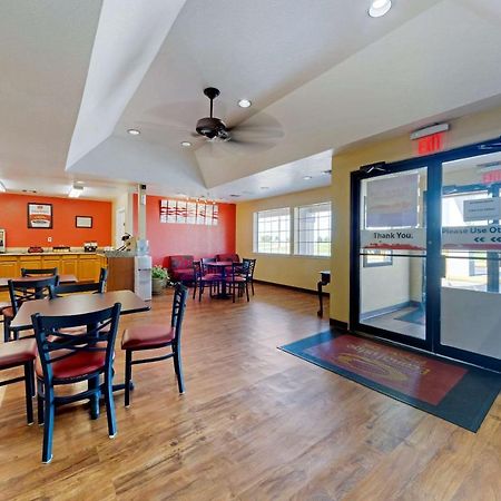 Econo Lodge Pryor Creek Екстериор снимка