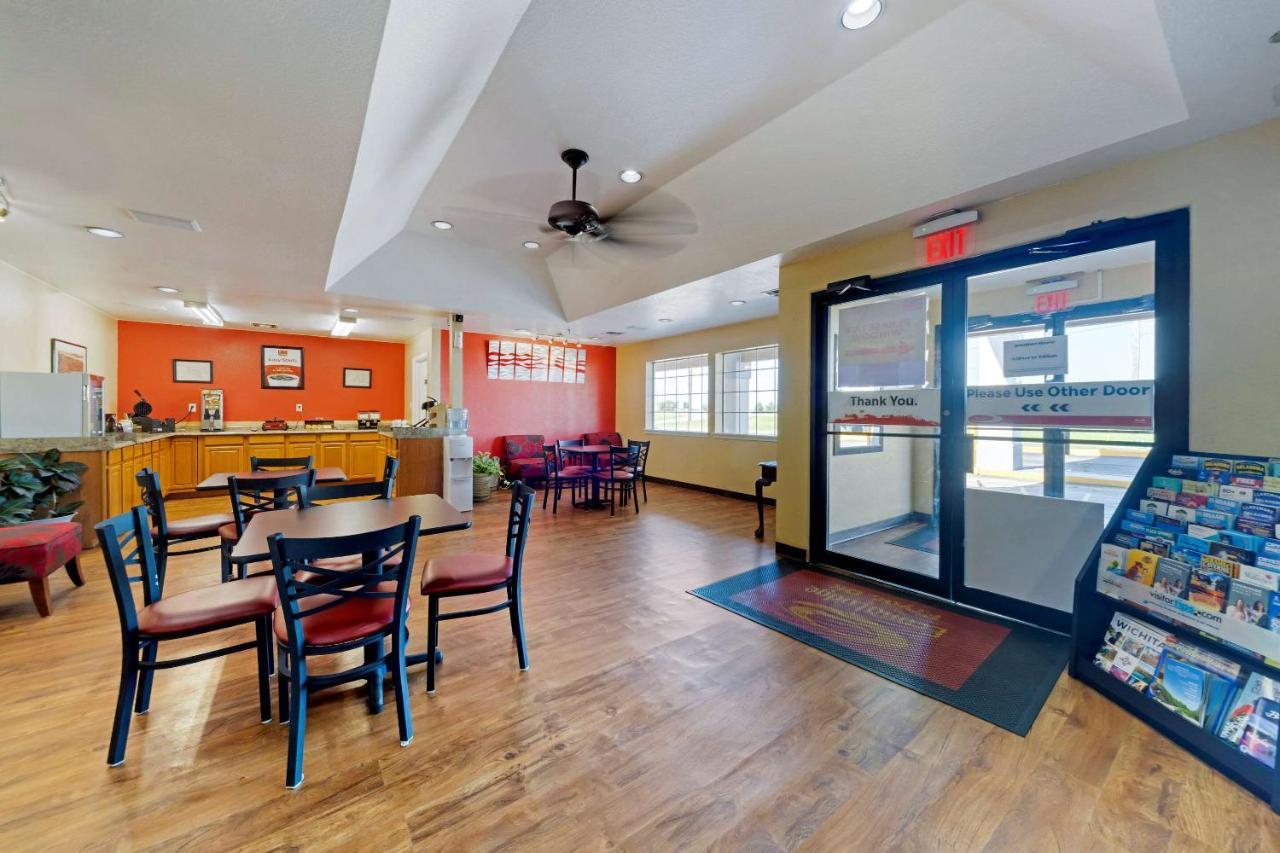 Econo Lodge Pryor Creek Екстериор снимка