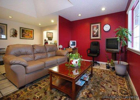 Econo Lodge Pryor Creek Интериор снимка