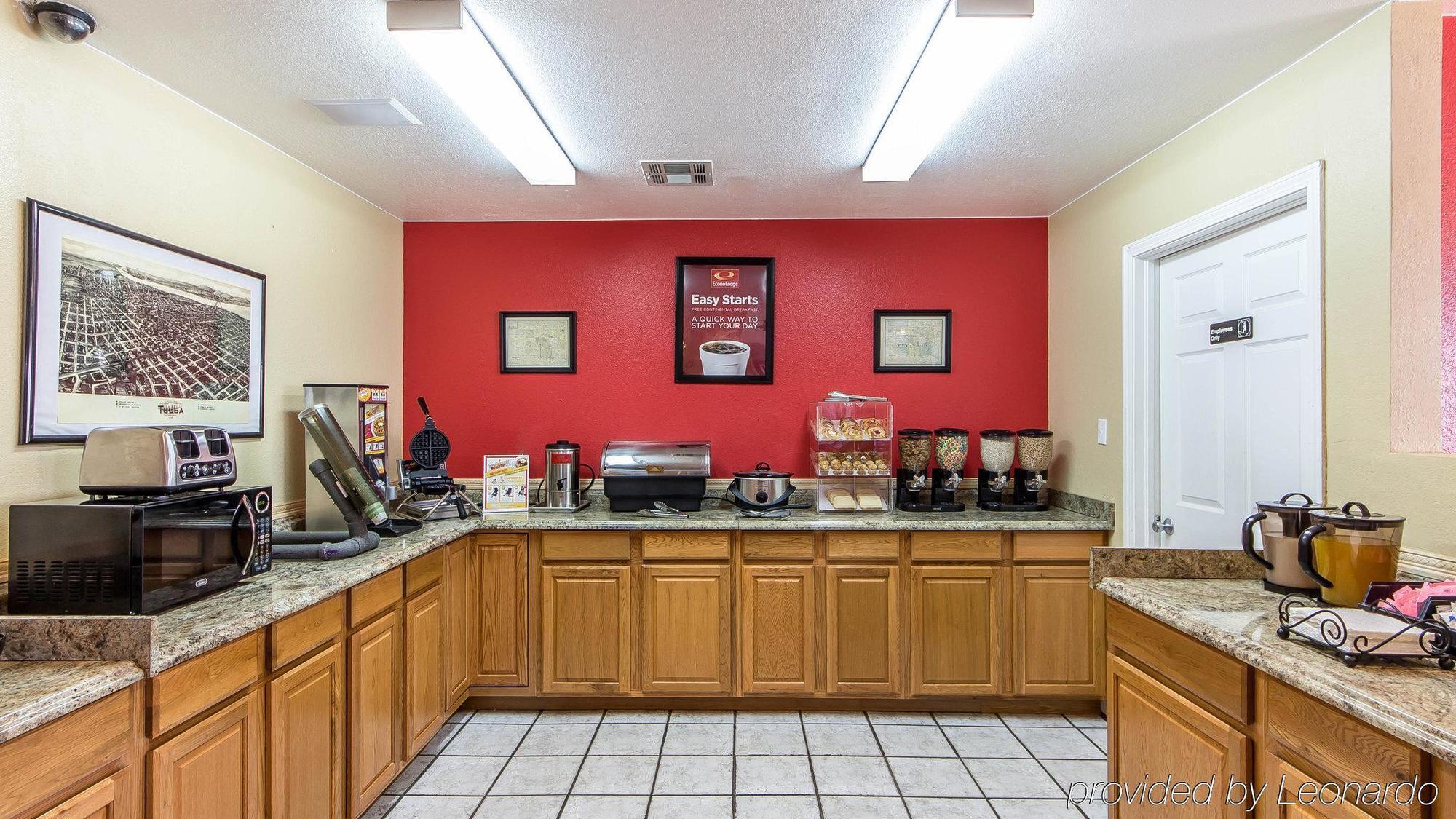 Econo Lodge Pryor Creek Екстериор снимка