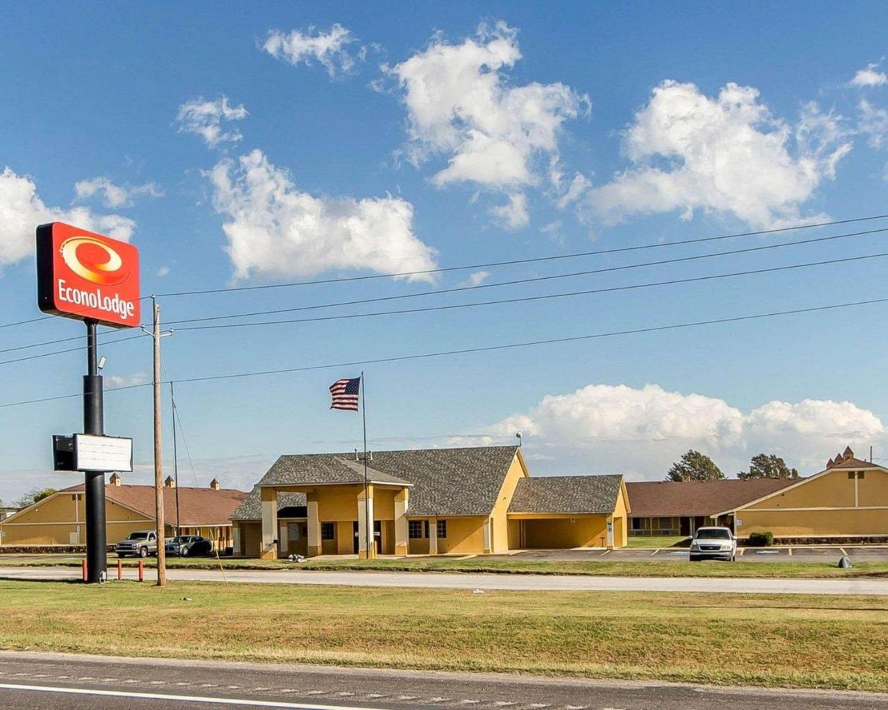 Econo Lodge Pryor Creek Екстериор снимка